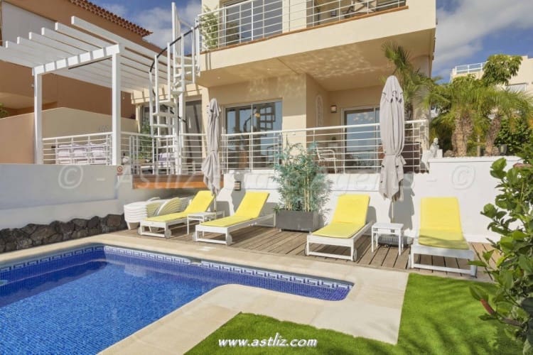 4 soveværelse Villa til salg i Puerto Santiago med swimmingpool - € 1.125.000 (Ref: 9061975)