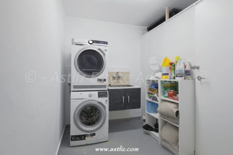 4 soveværelse Villa til salg i Puerto Santiago med swimmingpool - € 1.125.000 (Ref: 9061975)