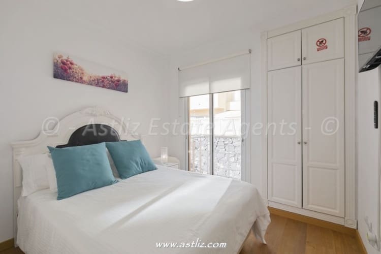 4 soveværelse Villa til salg i Puerto Santiago med swimmingpool - € 1.125.000 (Ref: 9061975)