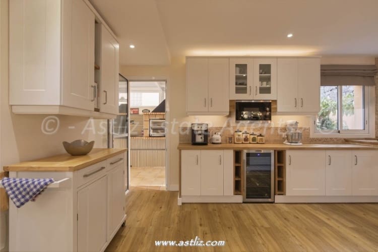 4 soveværelse Villa til salg i Puerto Santiago med swimmingpool - € 1.125.000 (Ref: 9061975)