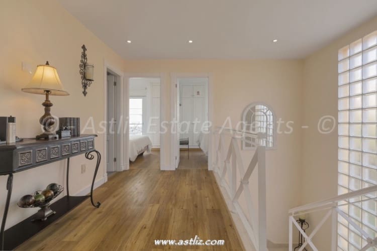 4 soveværelse Villa til salg i Puerto Santiago med swimmingpool - € 1.125.000 (Ref: 9061975)