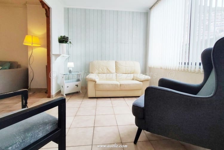 2 bedroom Apartment for sale in Los Cristianos with pool - € 325,000 (Ref: 9095730)