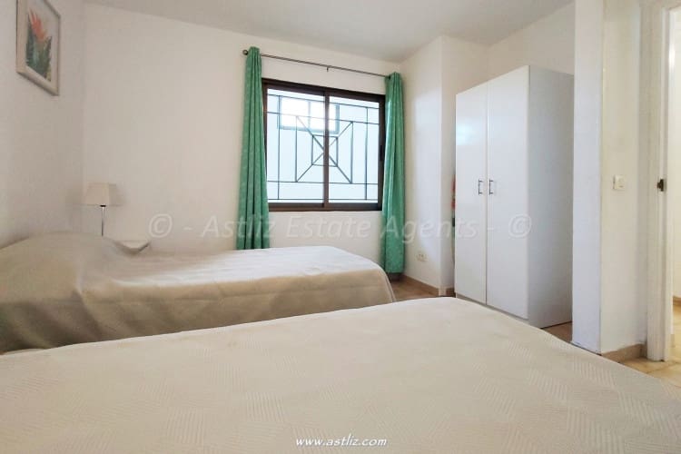 2 bedroom Apartment for sale in Los Cristianos with pool - € 325,000 (Ref: 9095730)