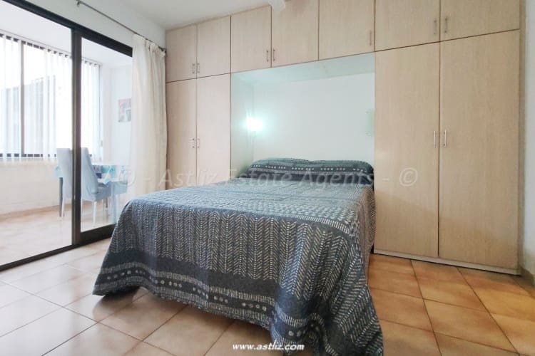 2 bedroom Apartment for sale in Los Cristianos with pool - € 325,000 (Ref: 9095730)