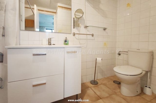 2 bedroom Apartment for sale in Los Cristianos, Arona with pool - € 325,000 (Ref: 9095730)