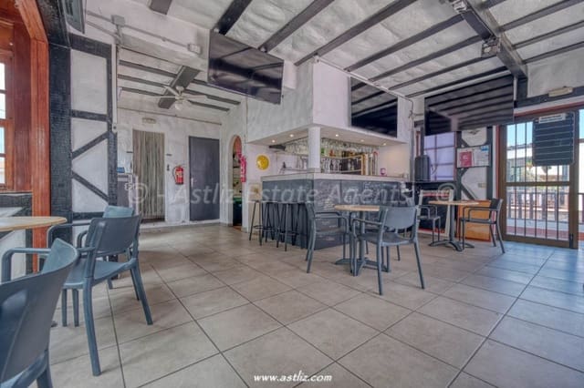 Kommersiell til salgs i Puerto Santiago, Santiago del Teide - € 225 000 (Ref: 9199998)