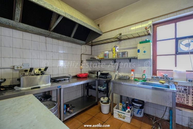 Commercial for sale in Puerto Santiago - € 225,000 (Ref: 9199998)