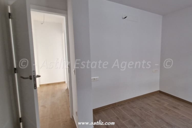 2 slaapkamer Appartement te koop in Los Gigantes met zwembad - € 575.000 (Ref: 9216369)