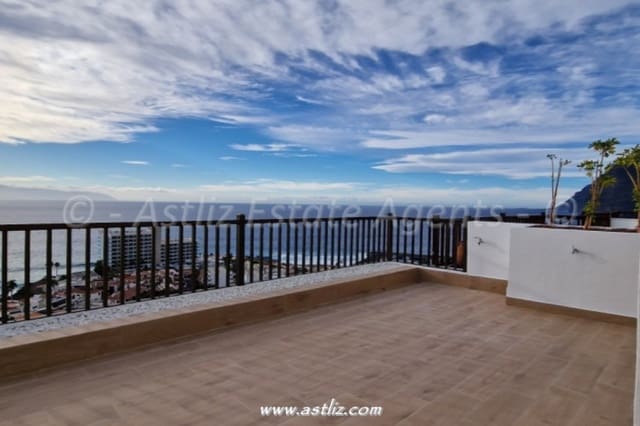 2 slaapkamer Appartement te koop in Los Gigantes, Santiago del Teide met zwembad - € 575.000 (Ref: 9216369)