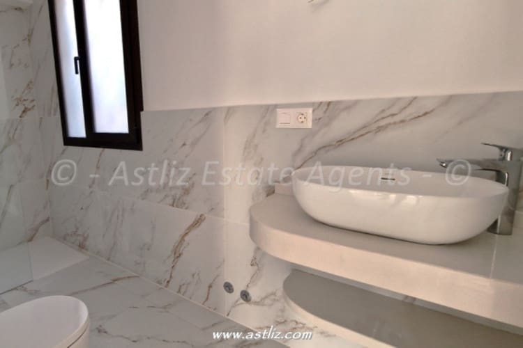 2 slaapkamer Appartement te koop in Los Gigantes met zwembad - € 575.000 (Ref: 9216369)