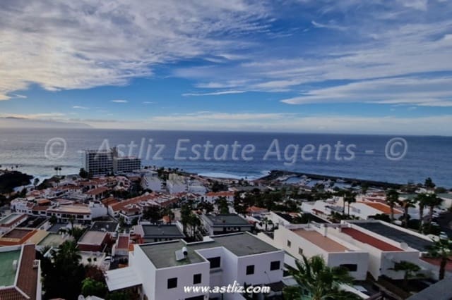 2 slaapkamer Appartement te koop in Los Gigantes, Santiago del Teide met zwembad - € 575.000 (Ref: 9216369)