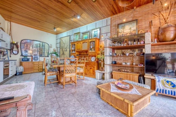 3 bedroom Commercial for sale in Playa San Juan - € 399,000 (Ref: 9271711)