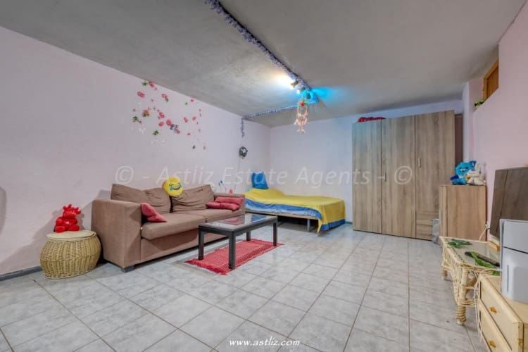 3 bedroom Commercial for sale in Playa San Juan - € 399,000 (Ref: 9271711)