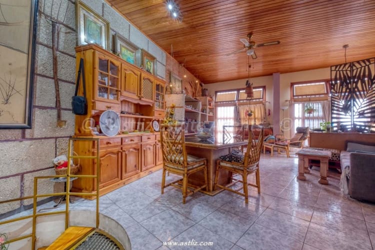 3 bedroom Commercial for sale in Playa San Juan - € 399,000 (Ref: 9271711)