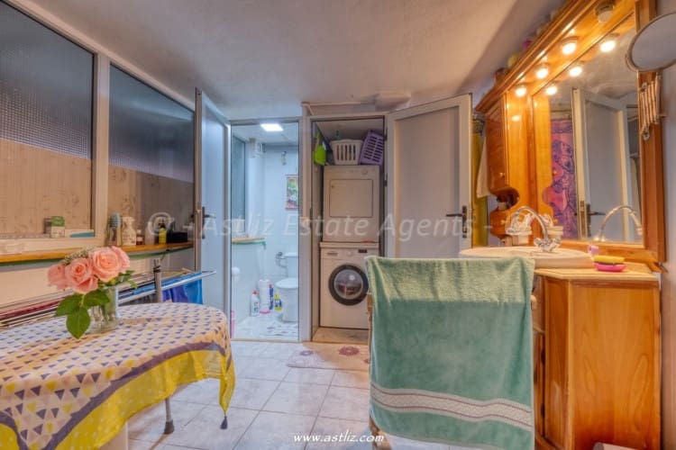 3 bedroom Commercial for sale in Playa San Juan - € 399,000 (Ref: 9271711)