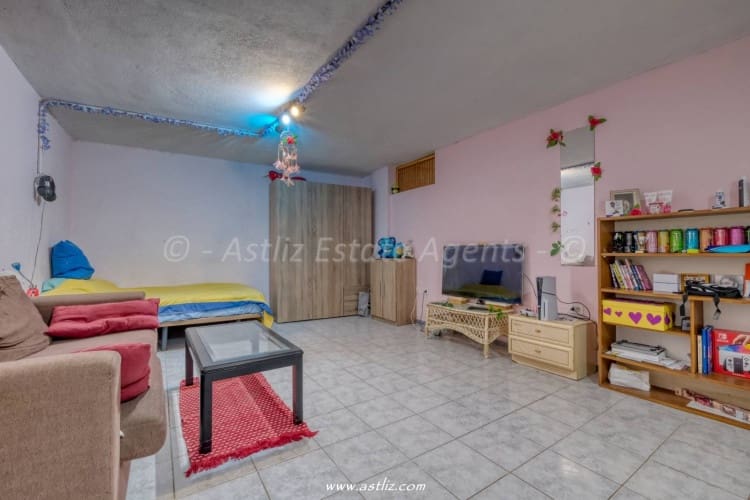 3 bedroom Commercial for sale in Playa San Juan - € 399,000 (Ref: 9271711)