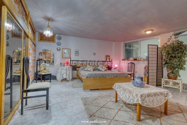 3 bedroom Commercial for sale in Playa San Juan - € 399,000 (Ref: 9271711)