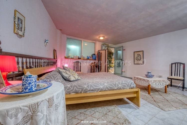 3 bedroom Commercial for sale in Playa San Juan - € 399,000 (Ref: 9271711)