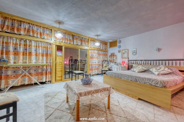 3 bedroom Commercial for sale in Playa San Juan - € 399,000 (Ref: 9271711)