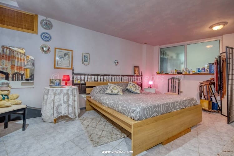 3 bedroom Commercial for sale in Playa San Juan - € 399,000 (Ref: 9271711)