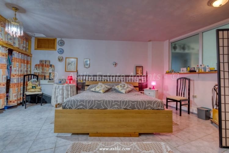 3 bedroom Commercial for sale in Playa San Juan - € 399,000 (Ref: 9271711)