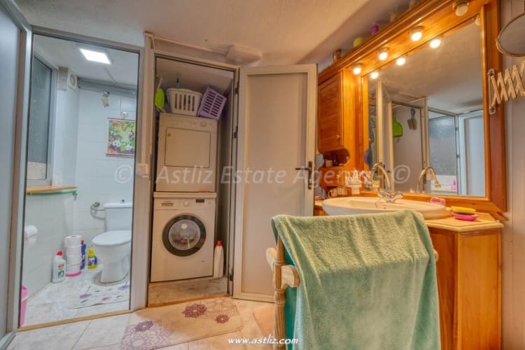 3 bedroom Commercial for sale in Playa San Juan - € 399,000 (Ref: 9271711)