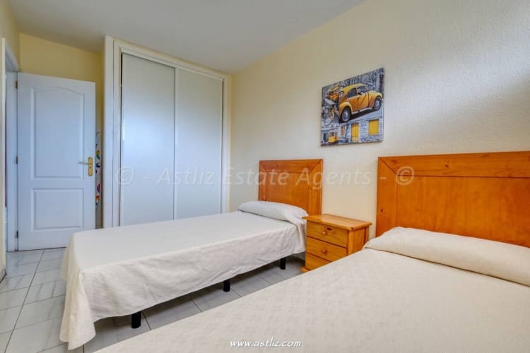 1 bedroom Apartment for sale in Los Cristianos with pool - € 360,000 (Ref: 9283155)