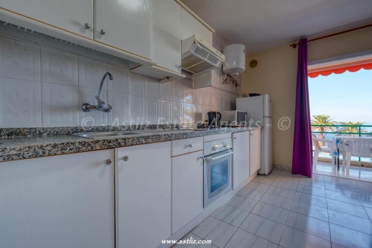 1 bedroom Apartment for sale in Los Cristianos with pool - € 360,000 (Ref: 9283155)