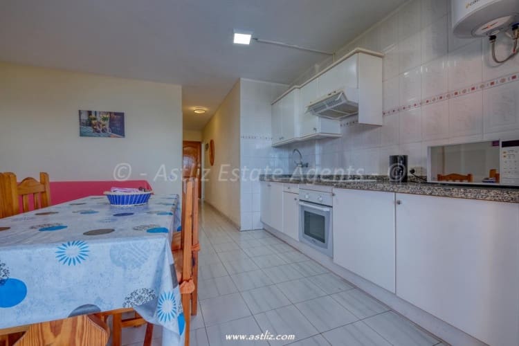 1 bedroom Apartment for sale in Los Cristianos with pool - € 360,000 (Ref: 9283155)
