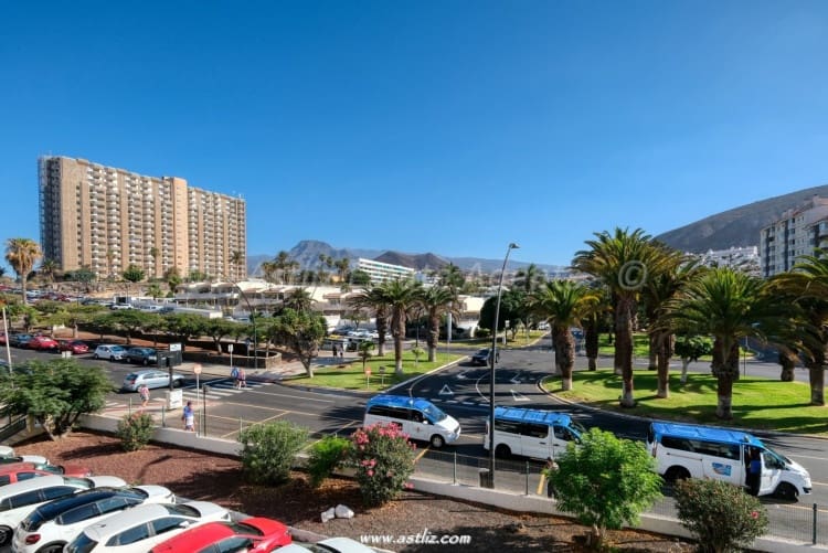 1 bedroom Apartment for sale in Los Cristianos with pool - € 360,000 (Ref: 9283155)