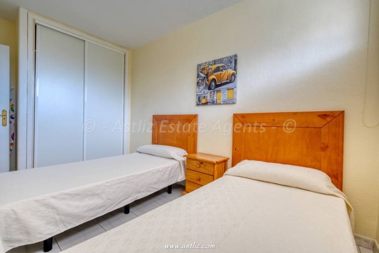 1 bedroom Apartment for sale in Los Cristianos with pool - € 360,000 (Ref: 9283155)