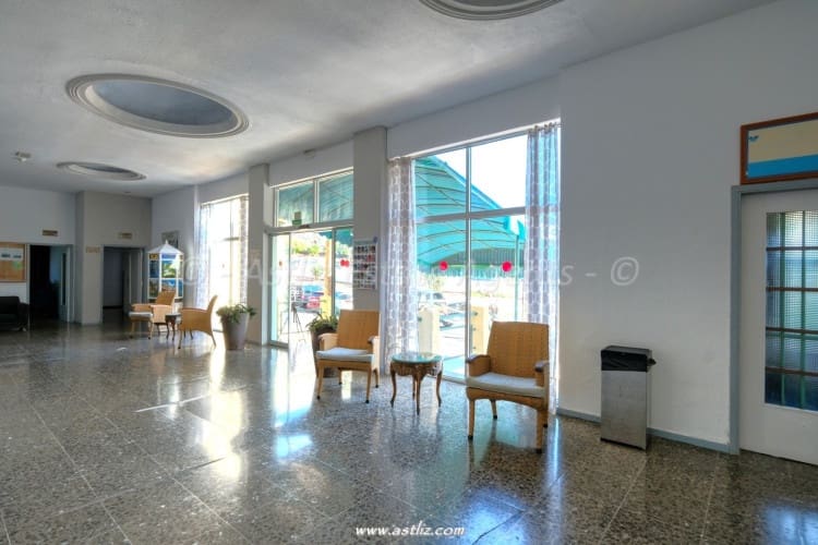 1 bedroom Apartment for sale in Los Cristianos with pool - € 360,000 (Ref: 9283155)