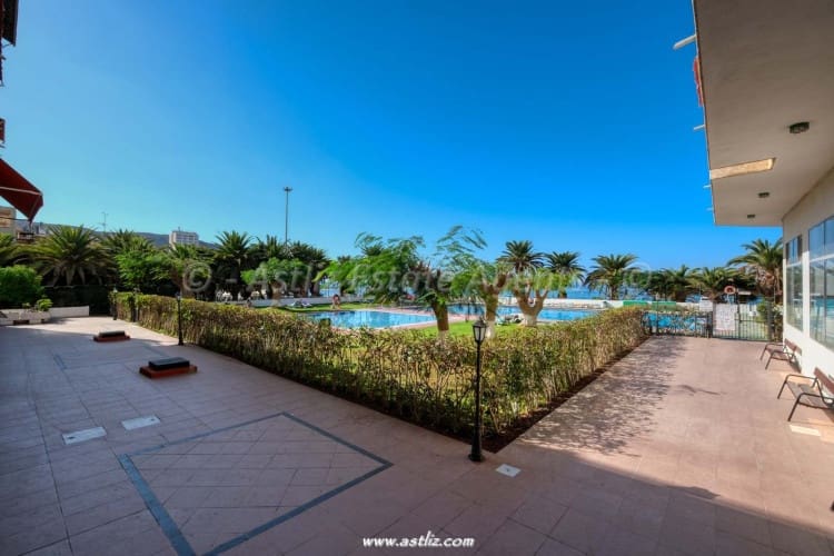 1 bedroom Apartment for sale in Los Cristianos with pool - € 360,000 (Ref: 9283155)