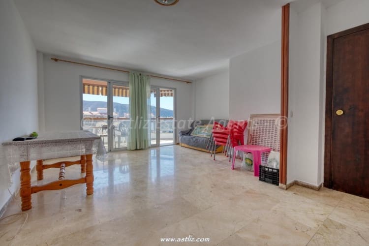 3 quarto Apartamento para venda em Los Cristianos com piscina - 490 000 € (Ref: 9283157)