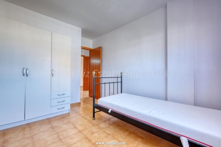 3 quarto Apartamento para venda em Los Cristianos com piscina - 490 000 € (Ref: 9283157)