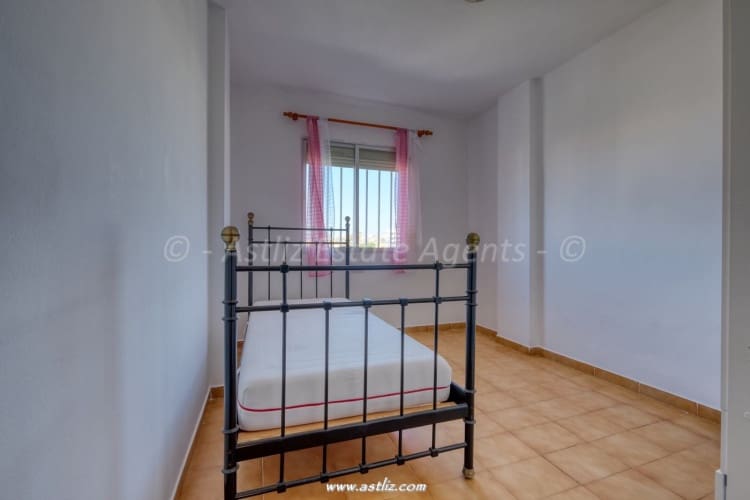 3 quarto Apartamento para venda em Los Cristianos com piscina - 490 000 € (Ref: 9283157)