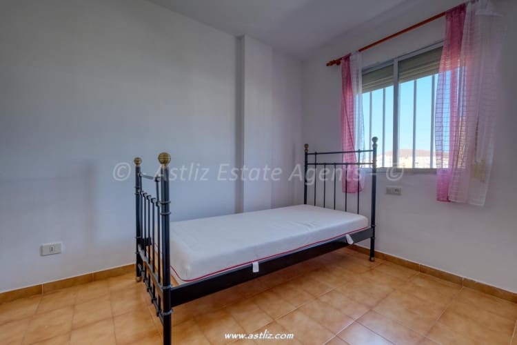 3 quarto Apartamento para venda em Los Cristianos com piscina - 490 000 € (Ref: 9283157)