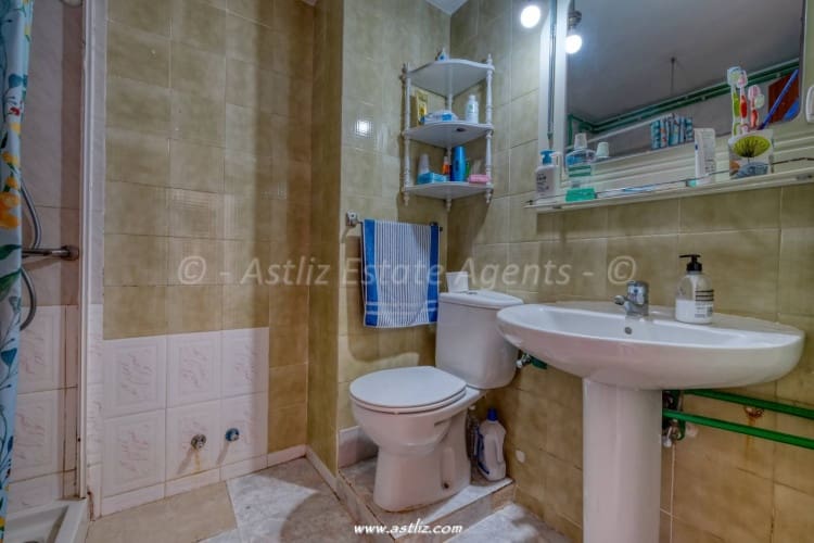 3 quarto Apartamento para venda em Los Cristianos com piscina - 490 000 € (Ref: 9283157)