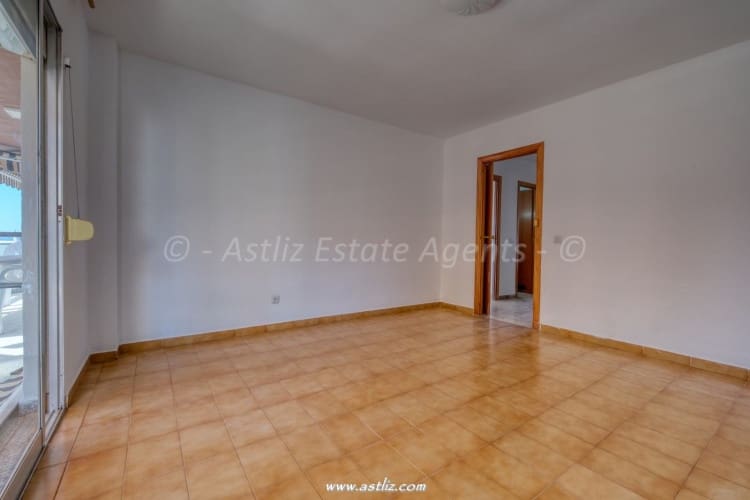 3 quarto Apartamento para venda em Los Cristianos com piscina - 490 000 € (Ref: 9283157)