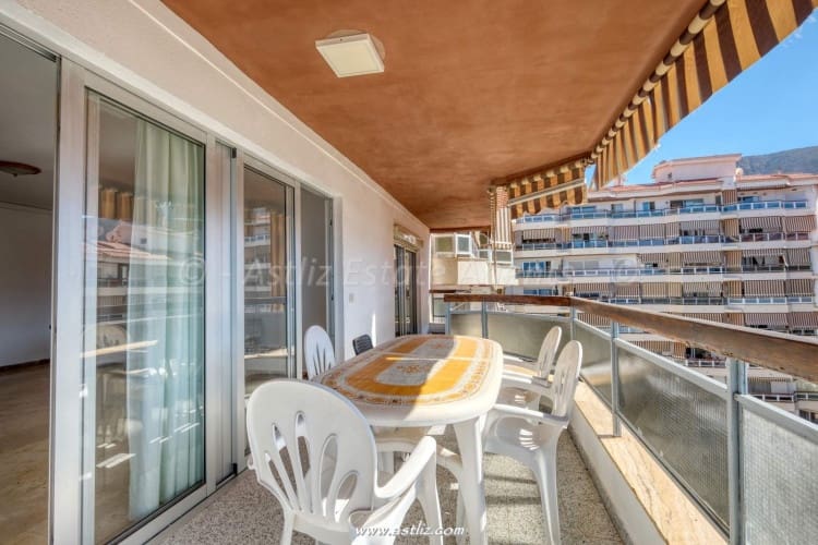 3 quarto Apartamento para venda em Los Cristianos com piscina - 490 000 € (Ref: 9283157)