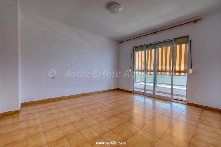 3 quarto Apartamento para venda em Los Cristianos com piscina - 490 000 € (Ref: 9283157)