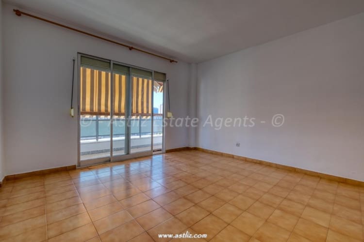 3 quarto Apartamento para venda em Los Cristianos com piscina - 490 000 € (Ref: 9283157)