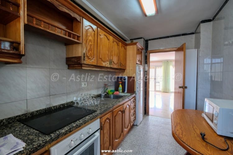 3 quarto Apartamento para venda em Los Cristianos com piscina - 490 000 € (Ref: 9283157)