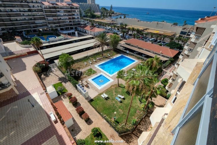 3 quarto Apartamento para venda em Los Cristianos com piscina - 490 000 € (Ref: 9283157)