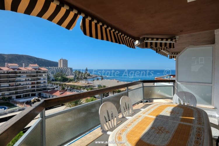3 quarto Apartamento para venda em Los Cristianos com piscina - 490 000 € (Ref: 9283157)