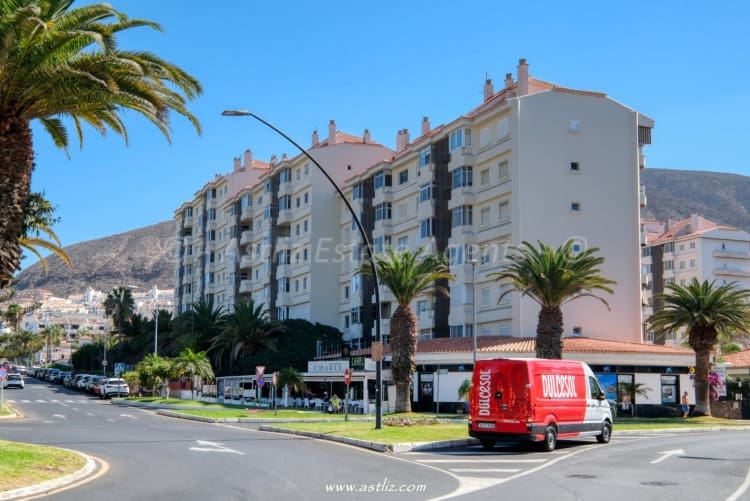 3 quarto Apartamento para venda em Los Cristianos com piscina - 490 000 € (Ref: 9283157)