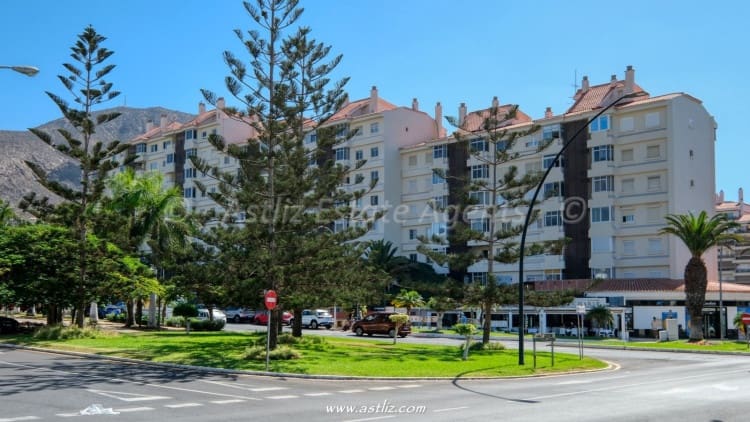 3 quarto Apartamento para venda em Los Cristianos com piscina - 490 000 € (Ref: 9283157)