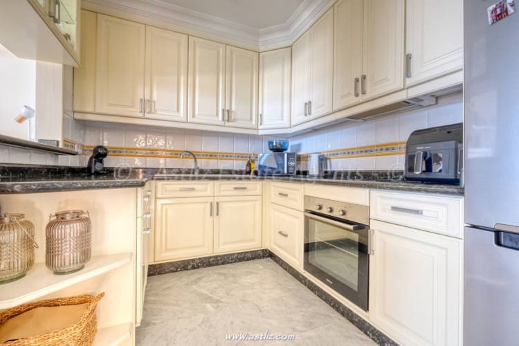 2 soveværelse Lejlighed til salg i Puerto Santiago med swimmingpool - € 499.000 (Ref: 9309135)