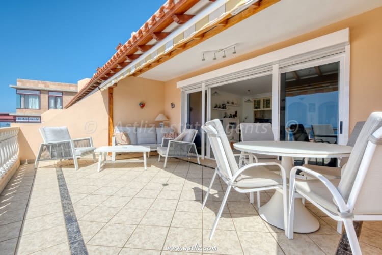 2 soveværelse Lejlighed til salg i Puerto Santiago med swimmingpool - € 499.000 (Ref: 9309135)