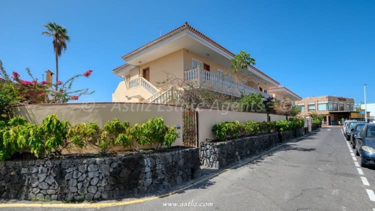 2 soveværelse Lejlighed til salg i Puerto Santiago med swimmingpool - € 499.000 (Ref: 9309135)